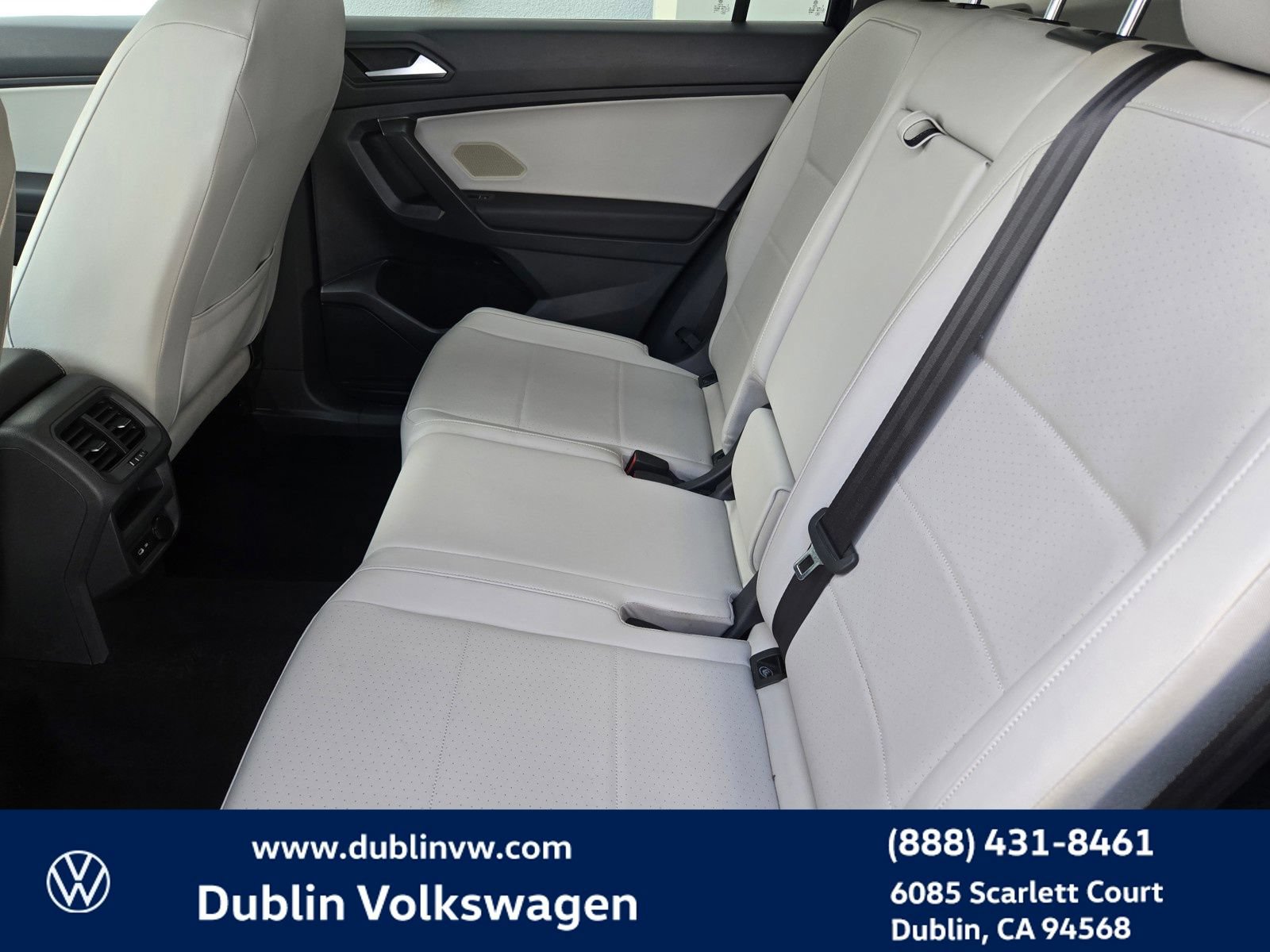 Used 2021 Volkswagen Tiguan SEL AWD/4WD image 12