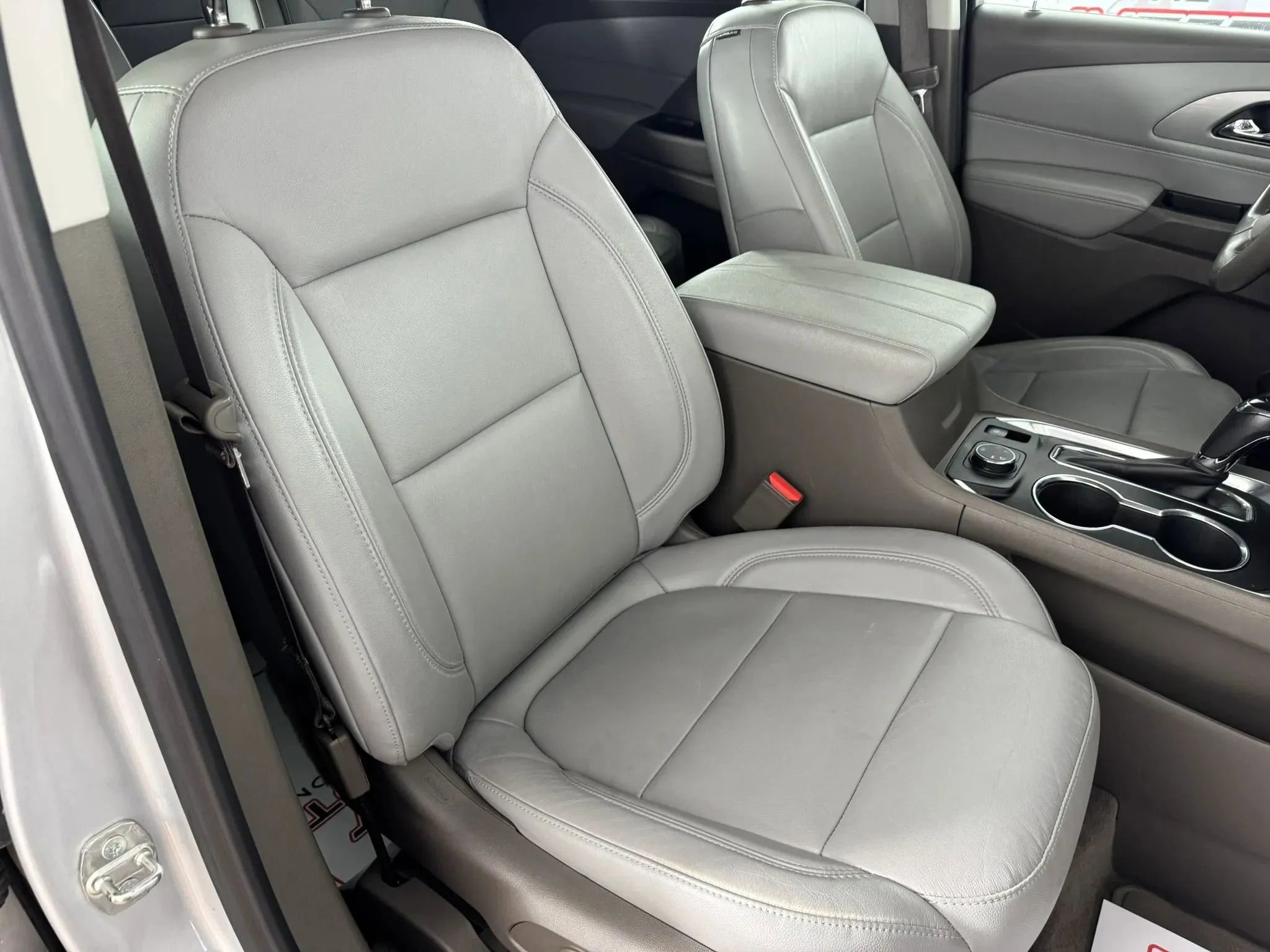 Used 2019 Chevrolet Traverse LT AWD/4WD image 35