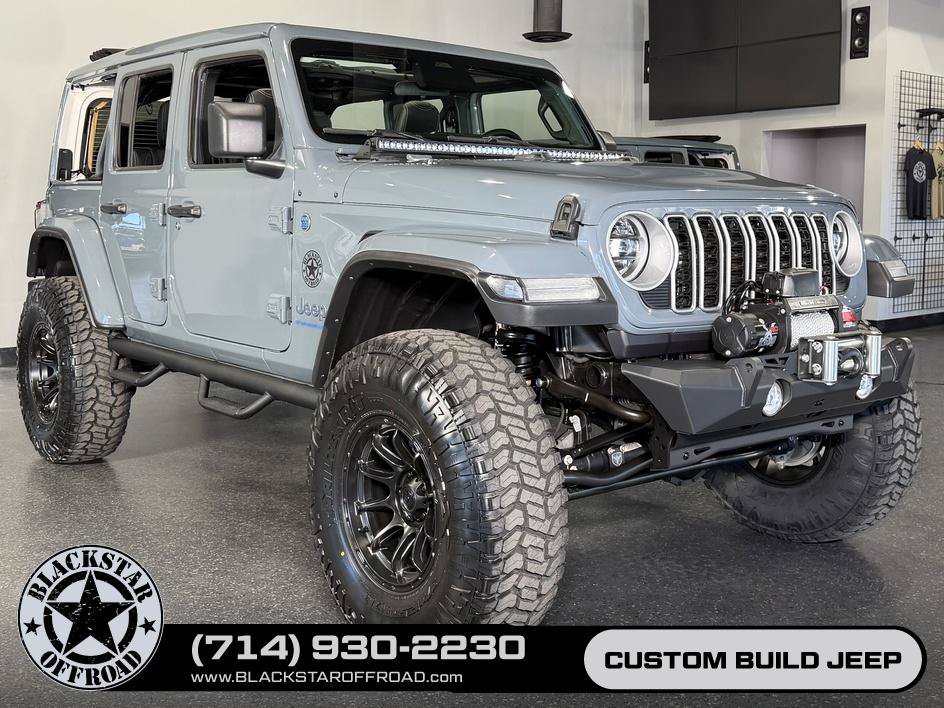 Used 2025 Jeep Wrangler Unlimited Sahara w/ Safety Group AWD/4WD image 2