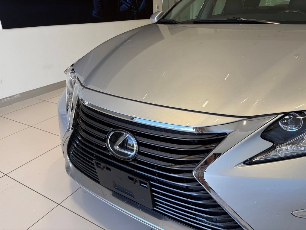 Used 2016 Lexus ES 350 w/ Luxury Package w/Wood Trim FWD image 9
