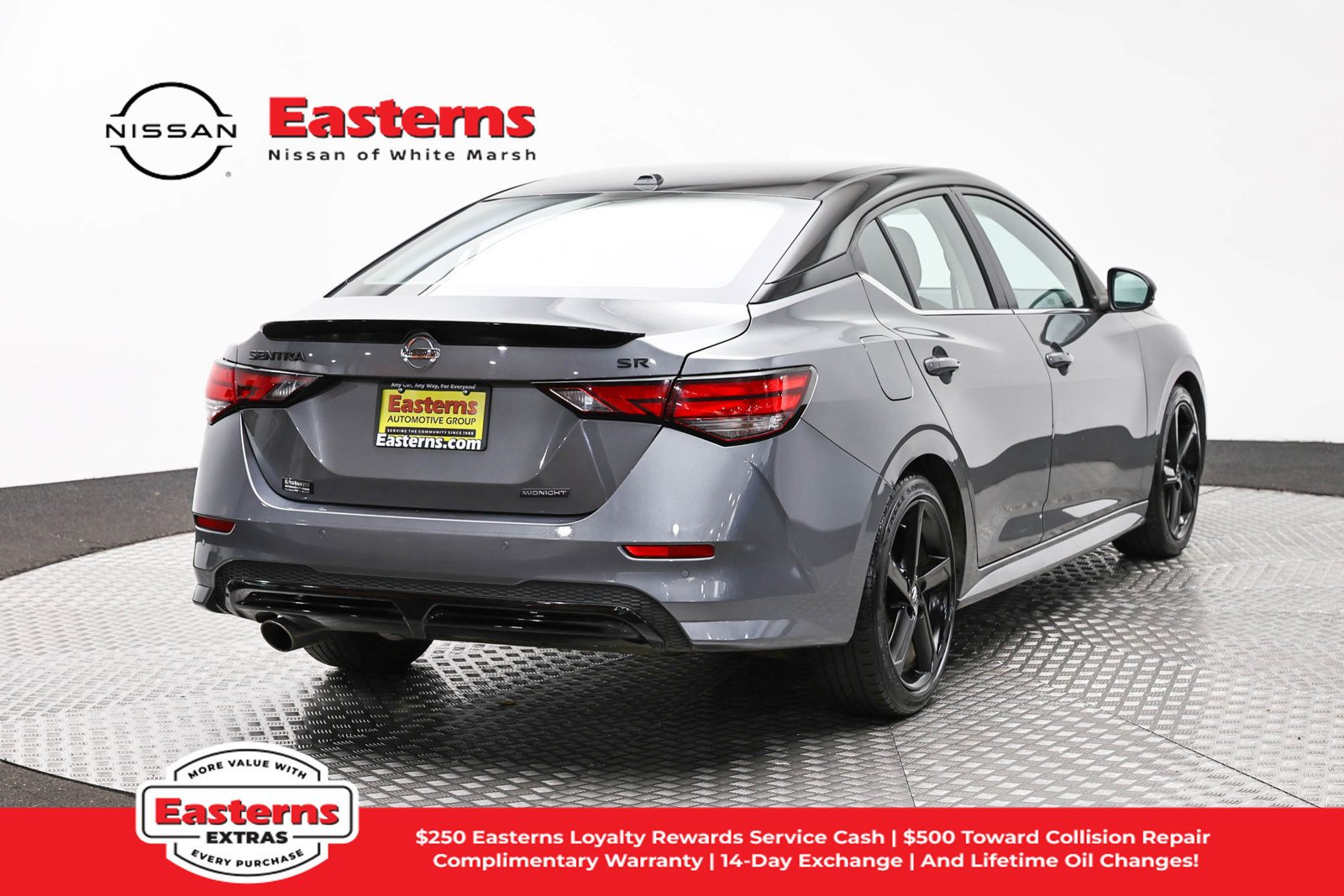 Used 2023 Nissan Sentra SR w/ Midnight Edition Package FWD image 5