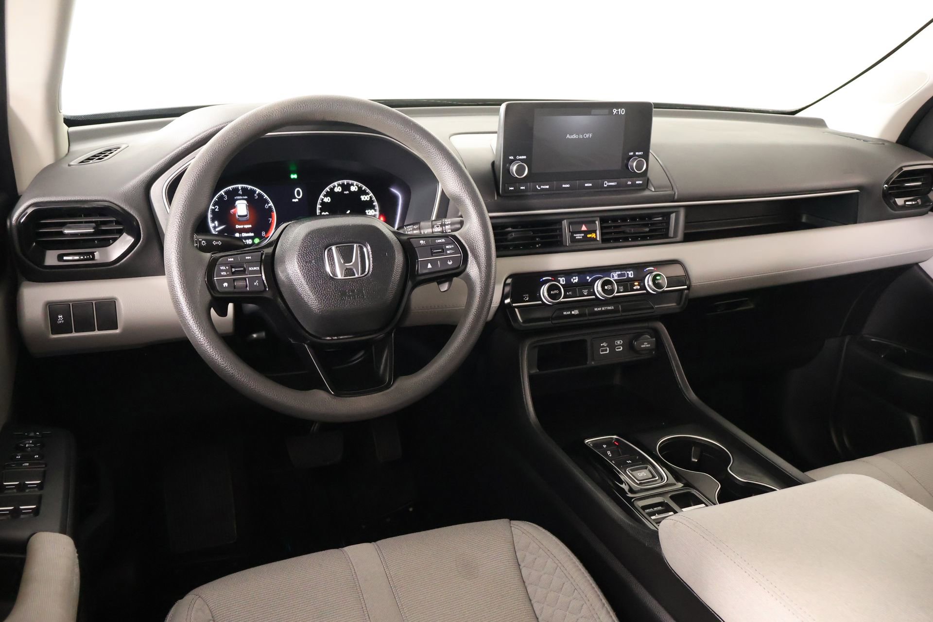 Used 2023 Honda Pilot LX image 2