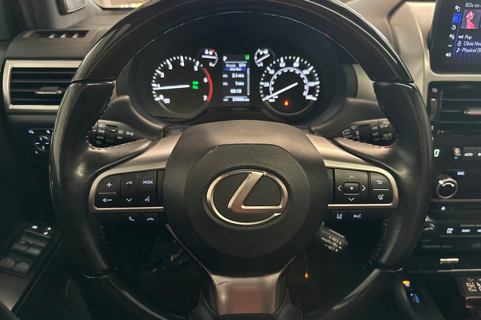 Used 2022 Lexus GX 460 Premium w/ Accessory Package AWD/4WD image 28