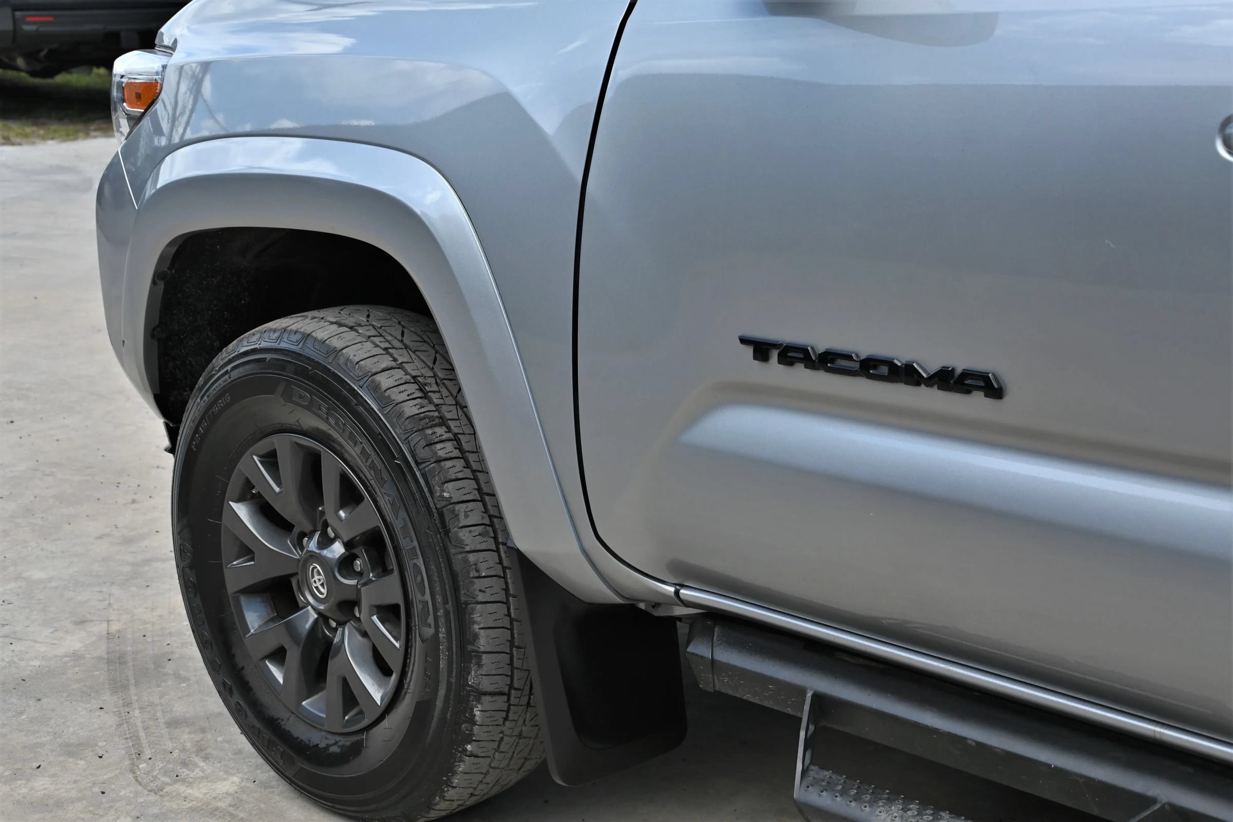 Used 2019 Toyota Tacoma SR5 RWD image 9