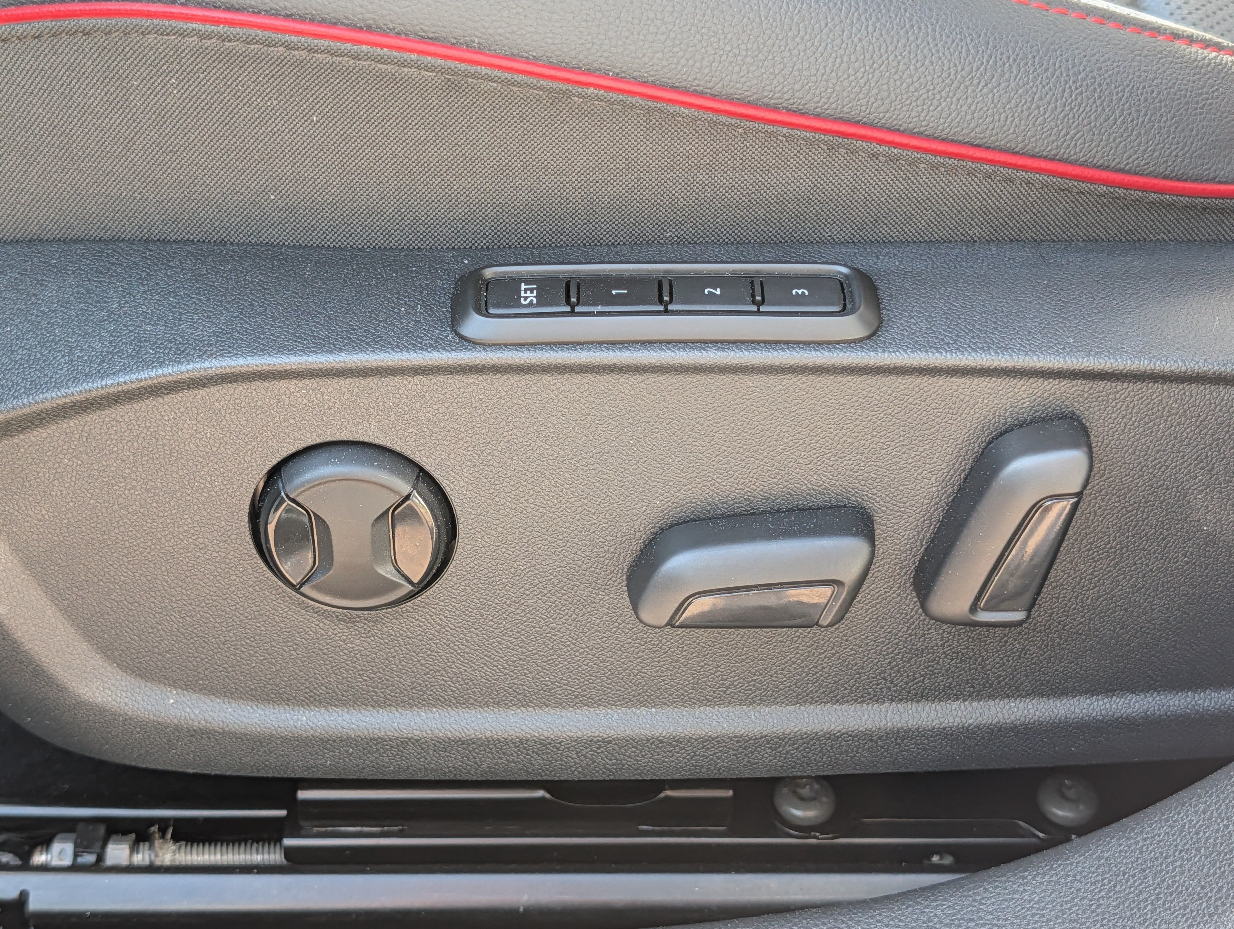 Certified 2024 Volkswagen GTI SE FWD image 20