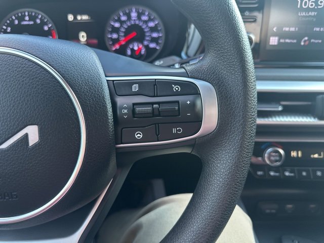 Used 2023 Kia K5 LXS image 32