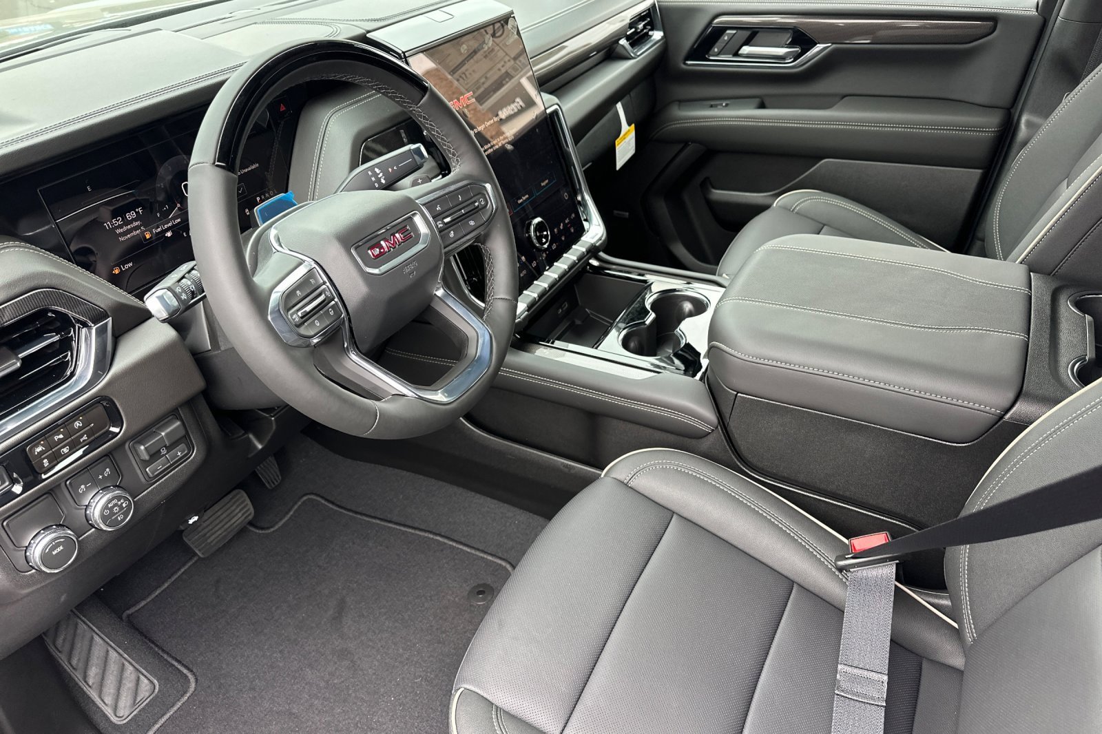 New 2026 GMC Yukon Elevation image 8