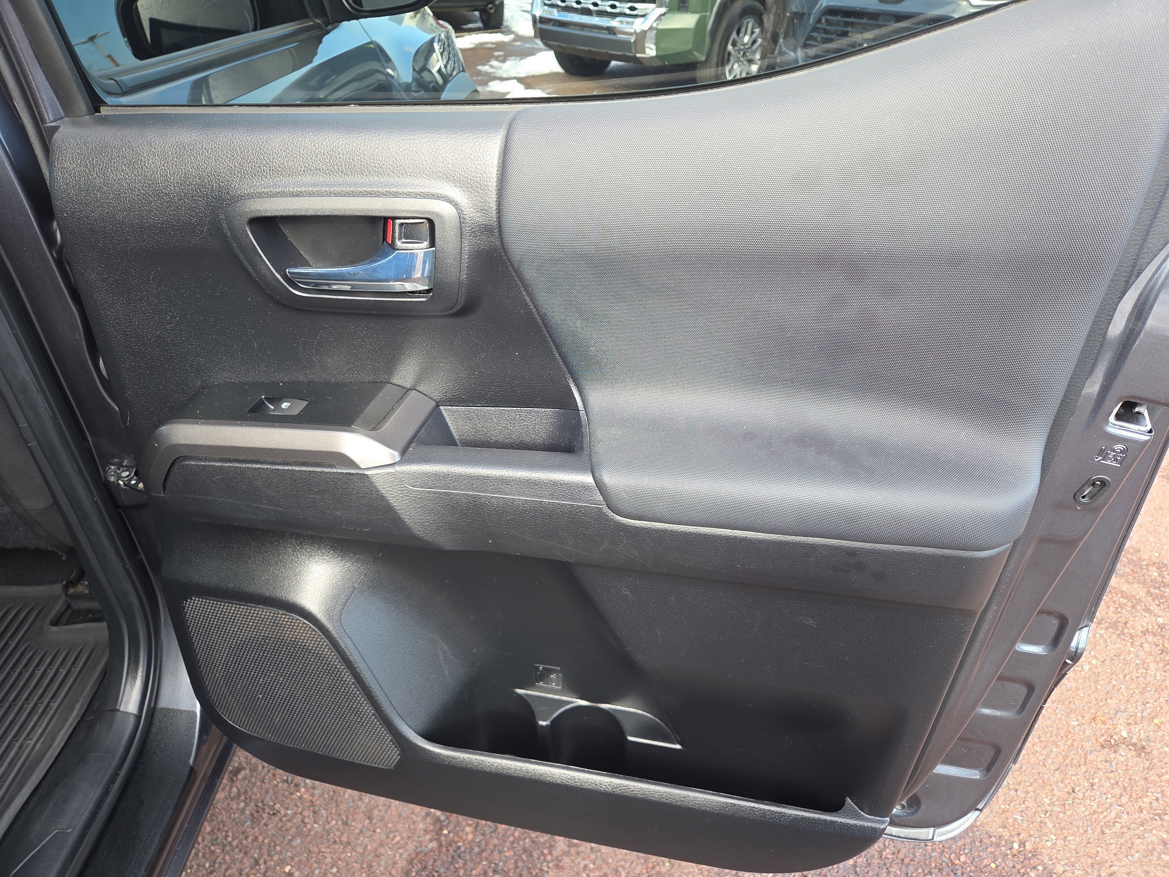 Certified 2023 Toyota Tacoma TRD Off-Road image 19