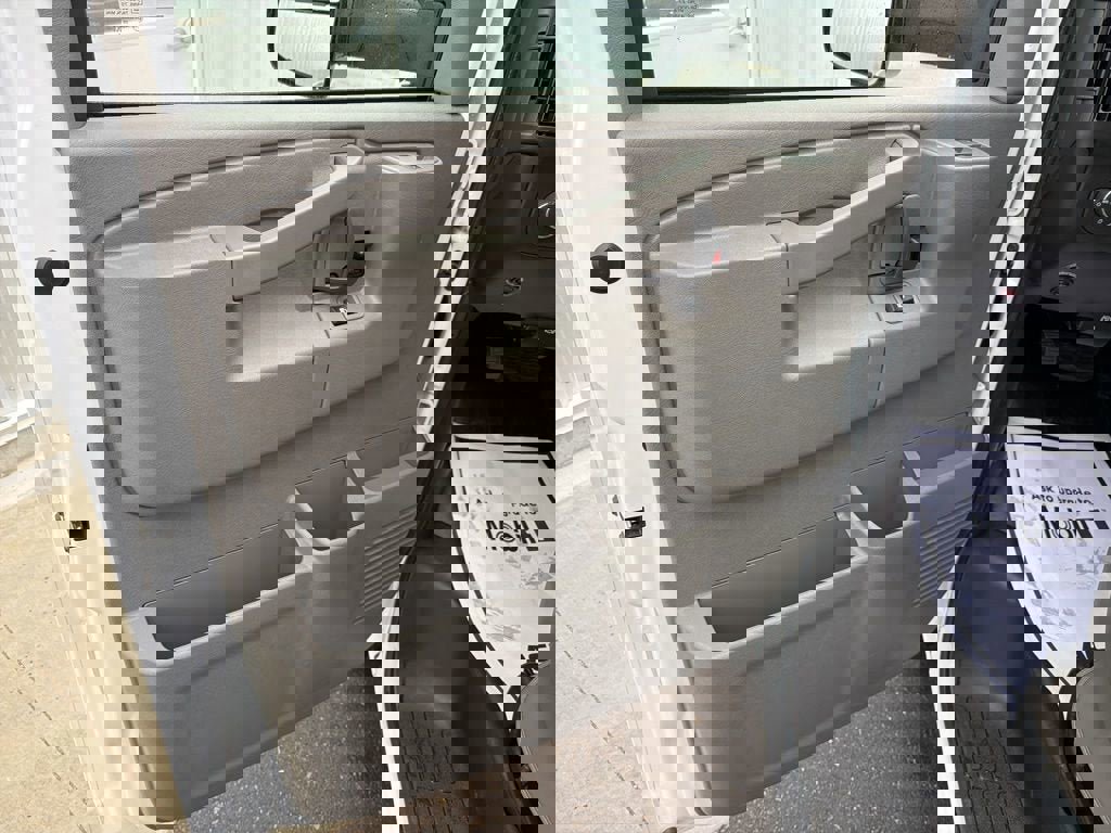 New 2026 Chevrolet Express 3500 w/ Power Convenience Package image 16