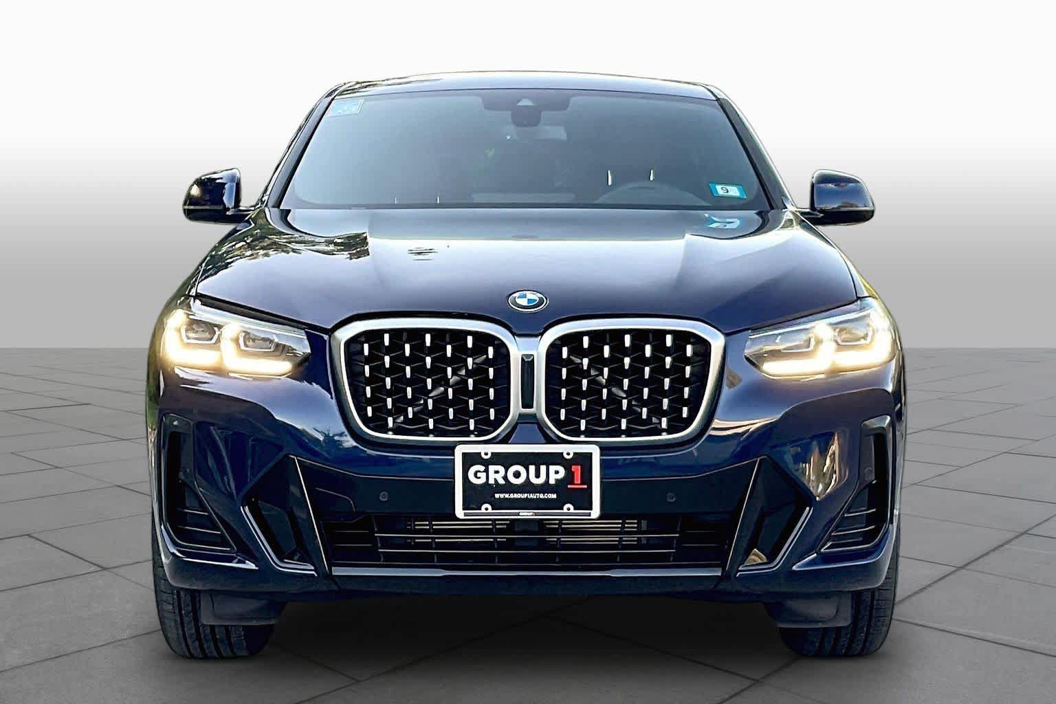 Used 2024 BMW X4 xDrive30i w/ Premium Package AWD/4WD image 3