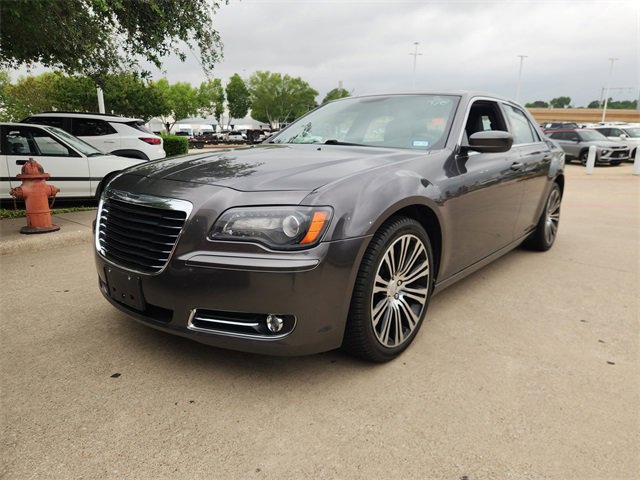 Used 2014 Chrysler 300 S RWD image 3