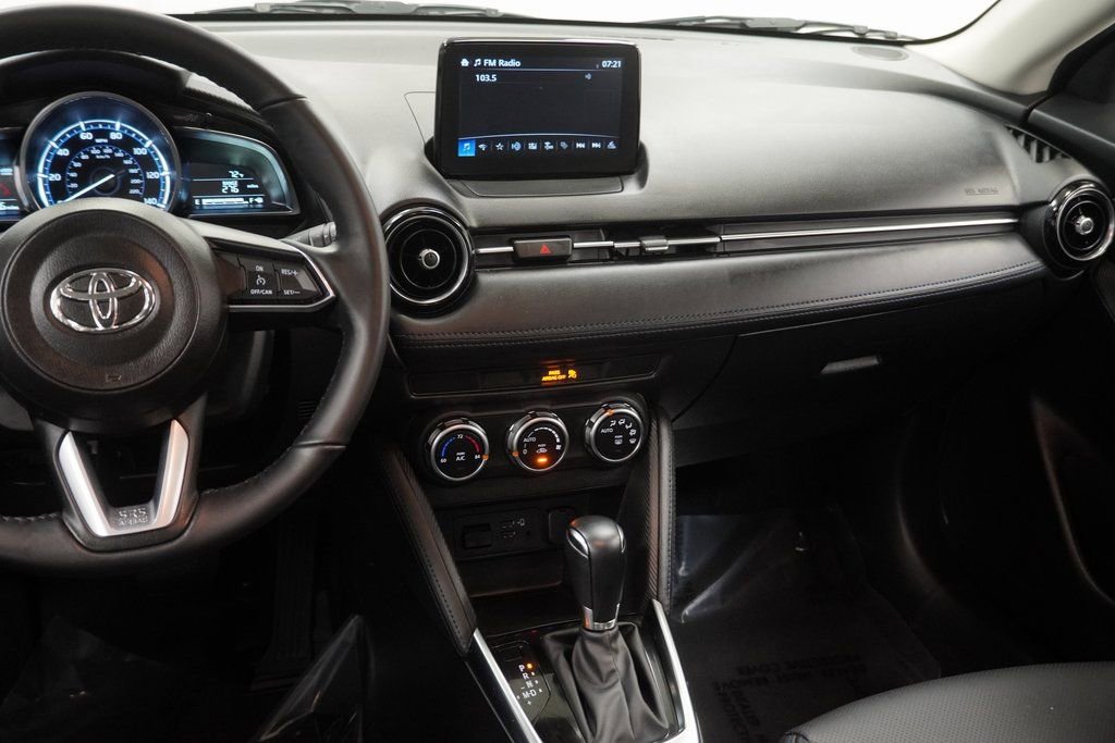 Used 2020 Toyota Yaris XLE image 22