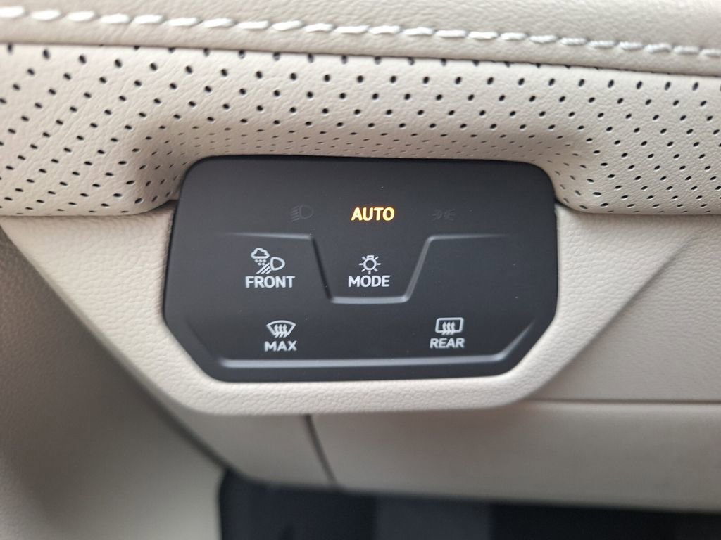 New 2026 Volkswagen Atlas SE image 12