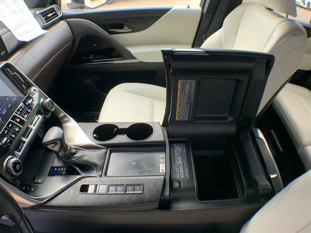 Used 2024 Lexus LX 600 4WD w/ Luxury Package image 21