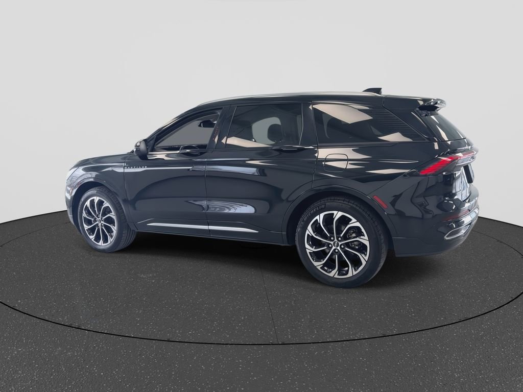 Used 2024 Lincoln Nautilus Reserve AWD/4WD image 5