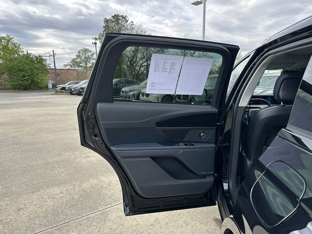 Used 2025 Lincoln Nautilus Reserve image 20