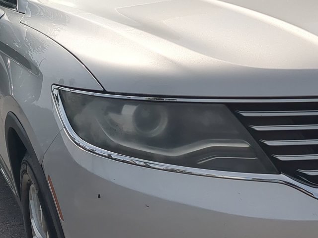 Used 2017 Lincoln MKX Select w/ Select Plus Package FWD image 10