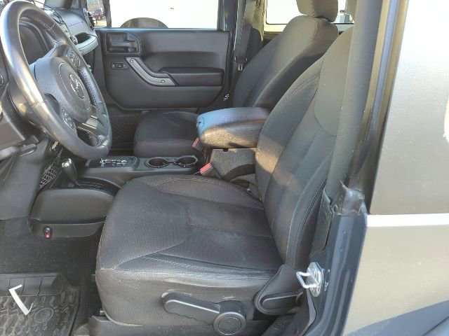 Used 2018 Jeep Wrangler Sport AWD/4WD image 5