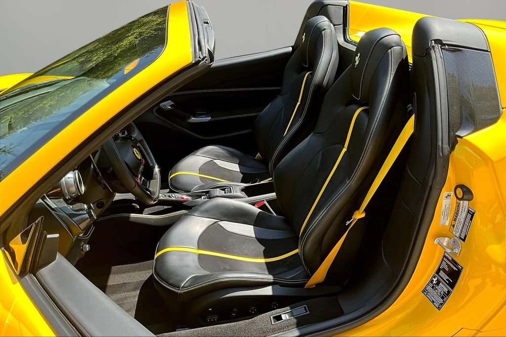 Used 2022 Ferrari F8 Tributo RWD image 19
