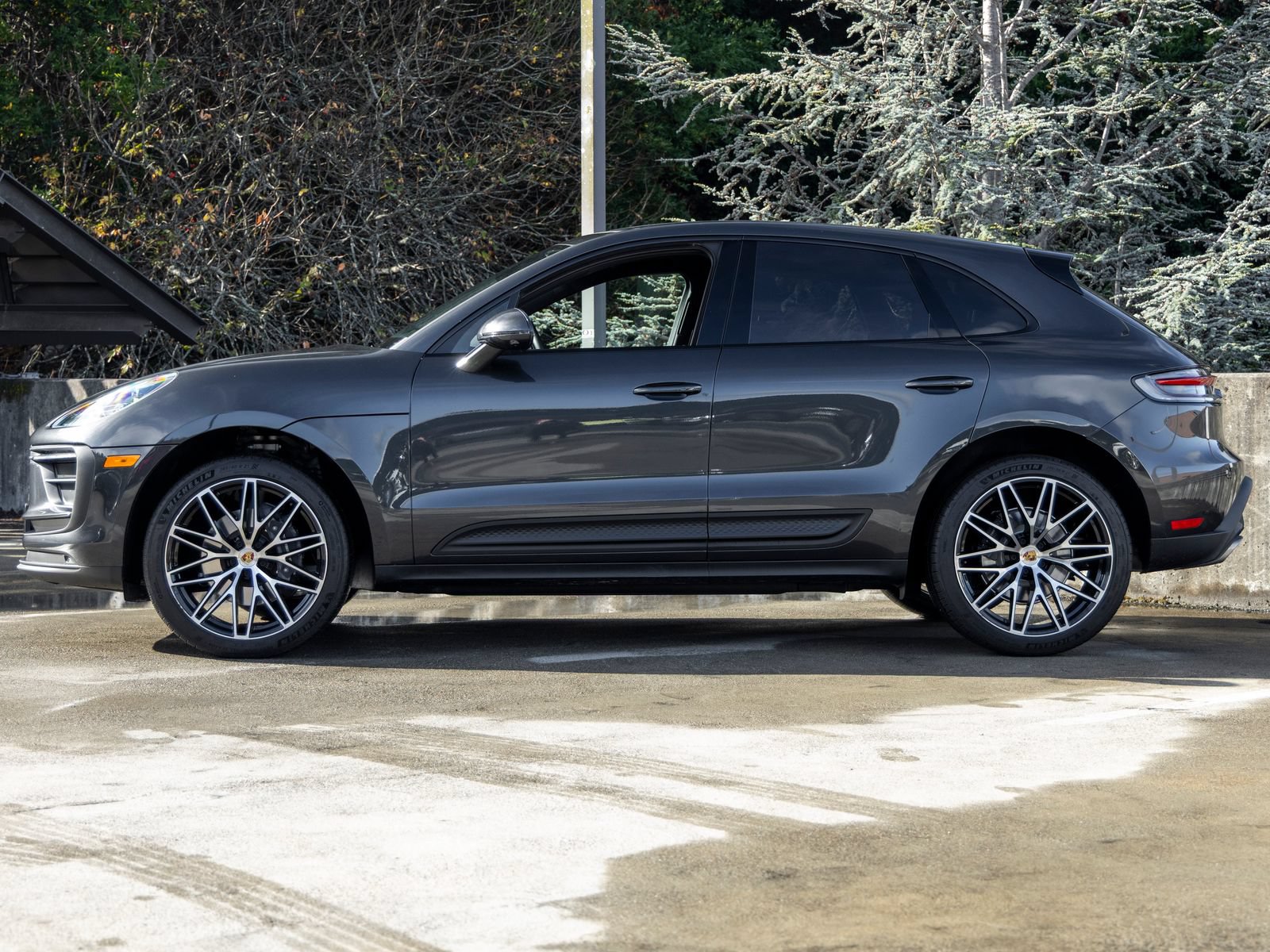 Certified 2026 Porsche Macan AWD/4WD image 2