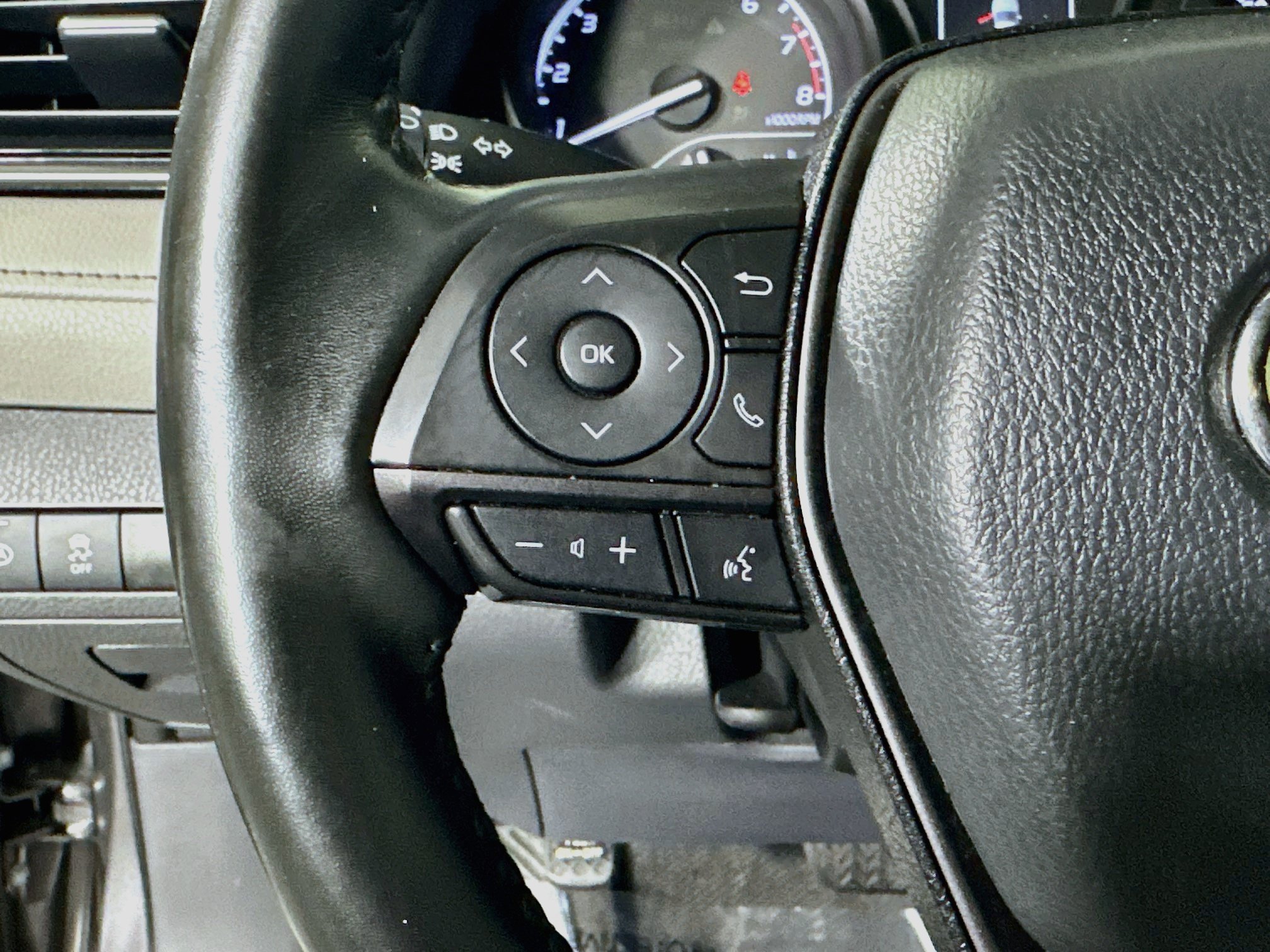 Used 2023 Toyota Camry SE FWD image 16