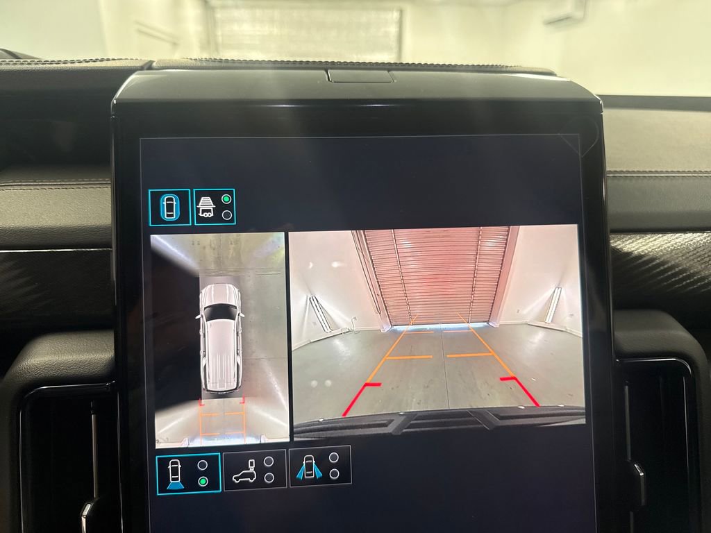 New 2026 GMC Yukon XL AT4 w/ LPO, Floor Liner Package AWD/4WD image 17
