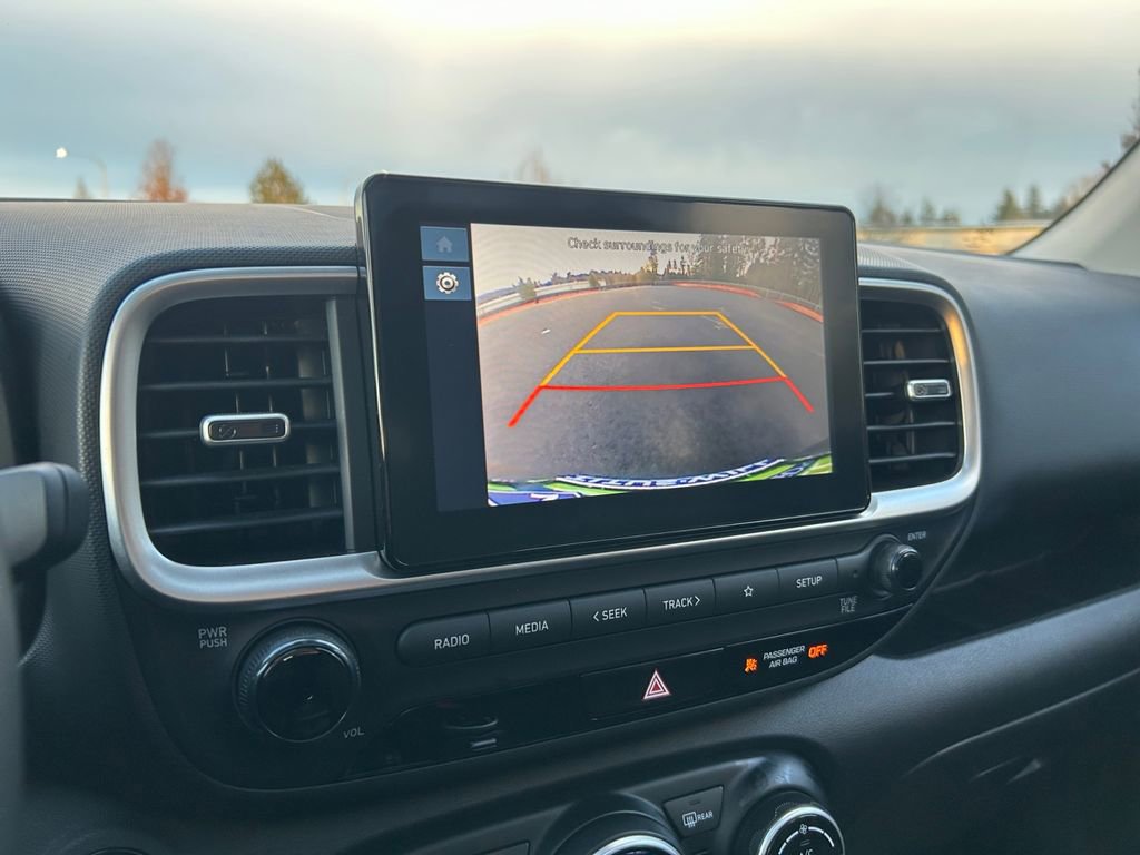 Certified 2025 Hyundai Venue SEL image 19