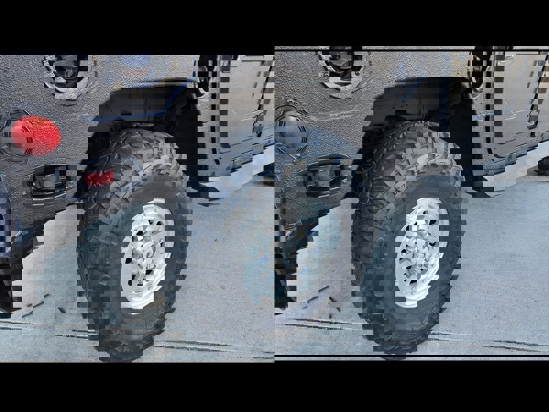 Used 1997 HUMMER H1 4-Door Wagon image 27