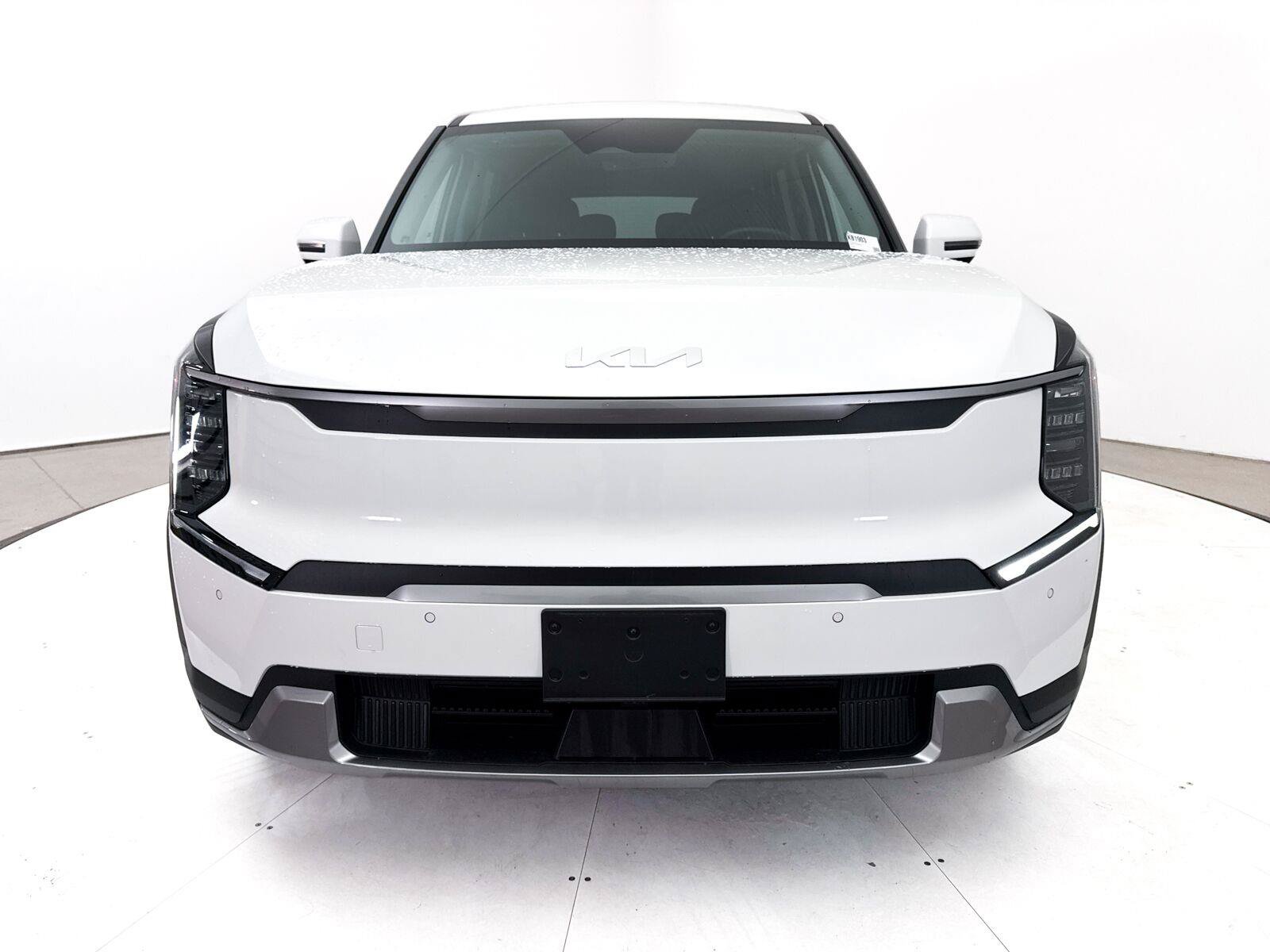 Used 2024 Kia EV9 Light Long Range RWD image 14