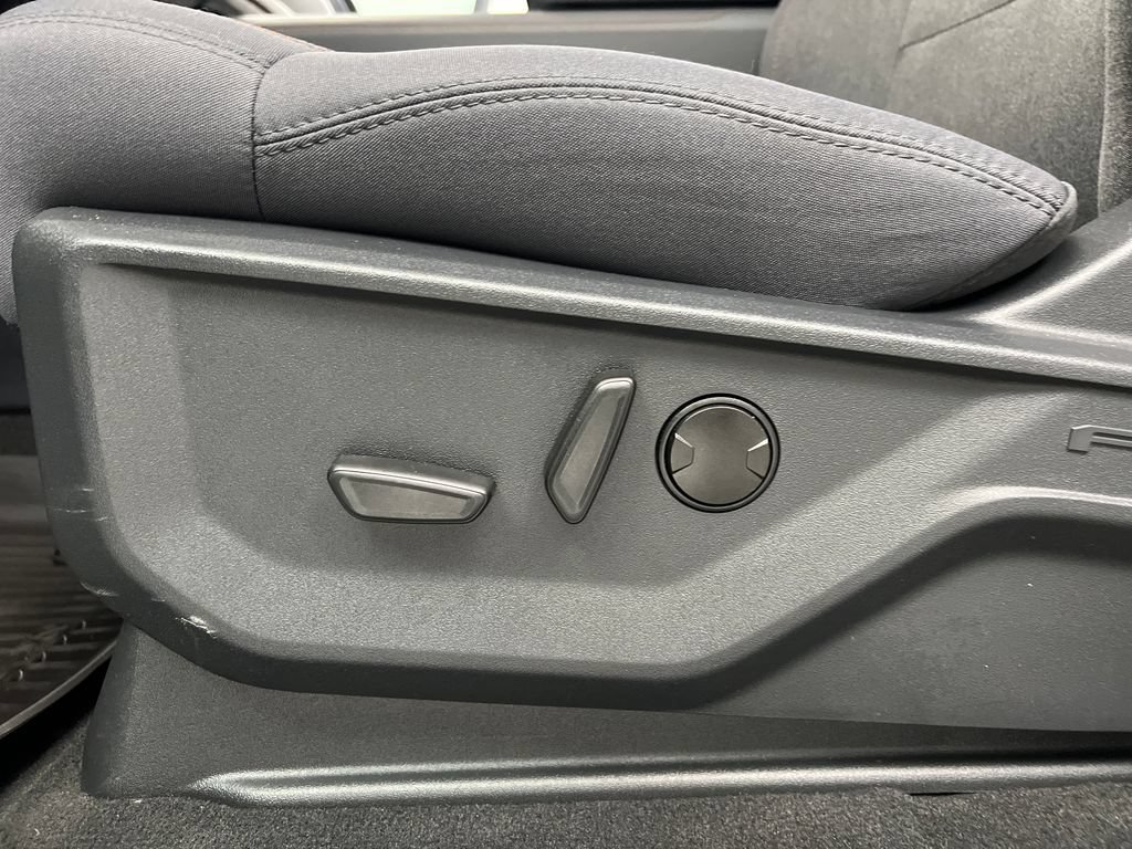 Used 2025 Ford Expedition Active RWD image 13