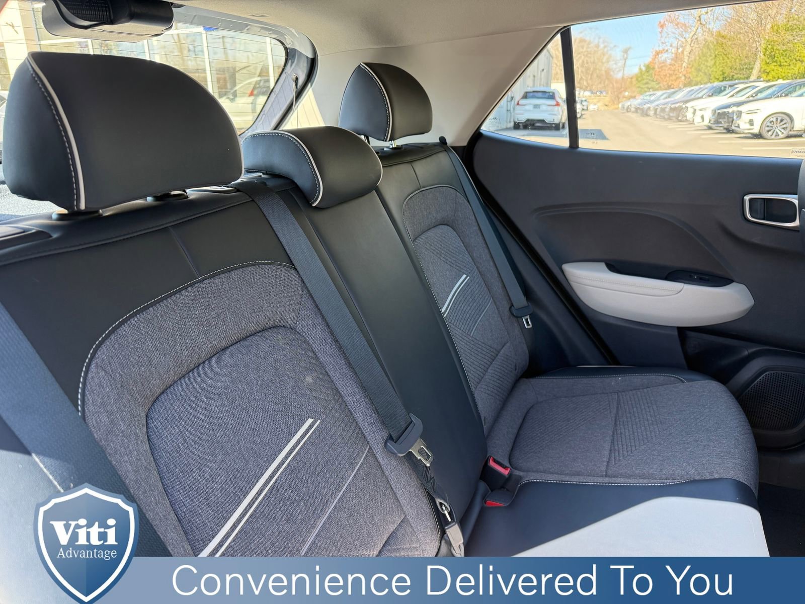 Used 2021 Hyundai Venue FWD image 26