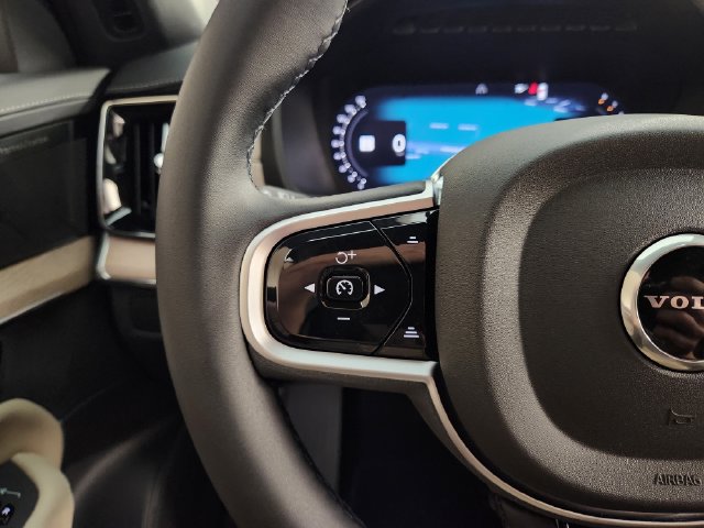 Certified 2026 Volvo XC90 B6 Plus w/ Protection Package Premier AWD/4WD image 28