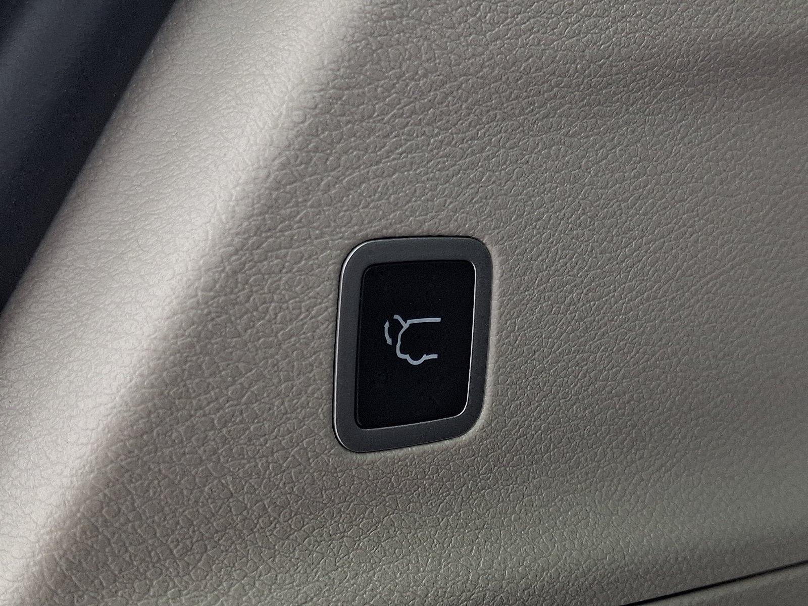 Certified 2024 Chrysler Pacifica Touring-L AWD/4WD image 28