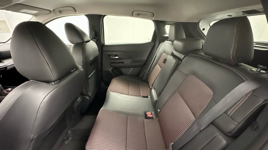 New 2026 Nissan Kicks SR w/ Cold Weather Package image 10