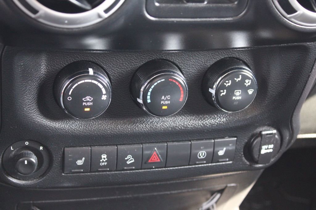 Used 2014 Jeep Wrangler Unlimited Sahara w/ Connectivity Group image 36