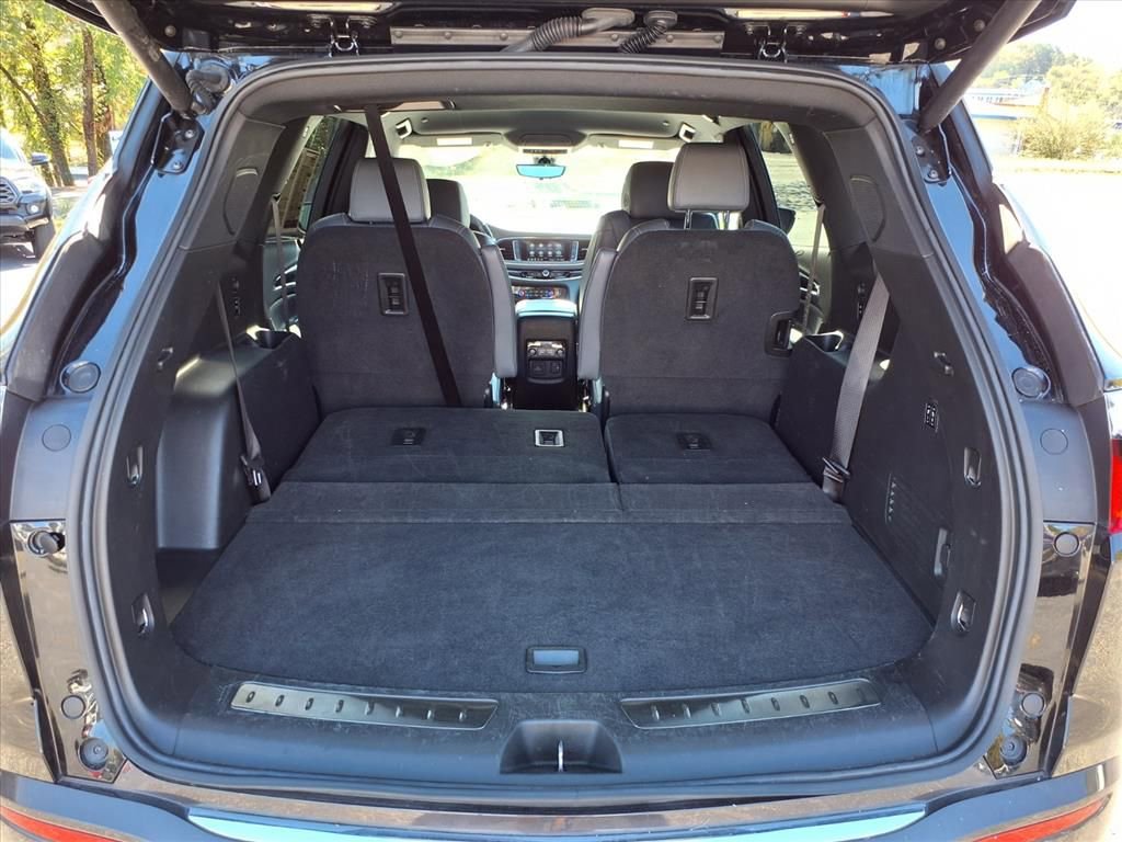 Used 2024 Buick Enclave Premium image 25
