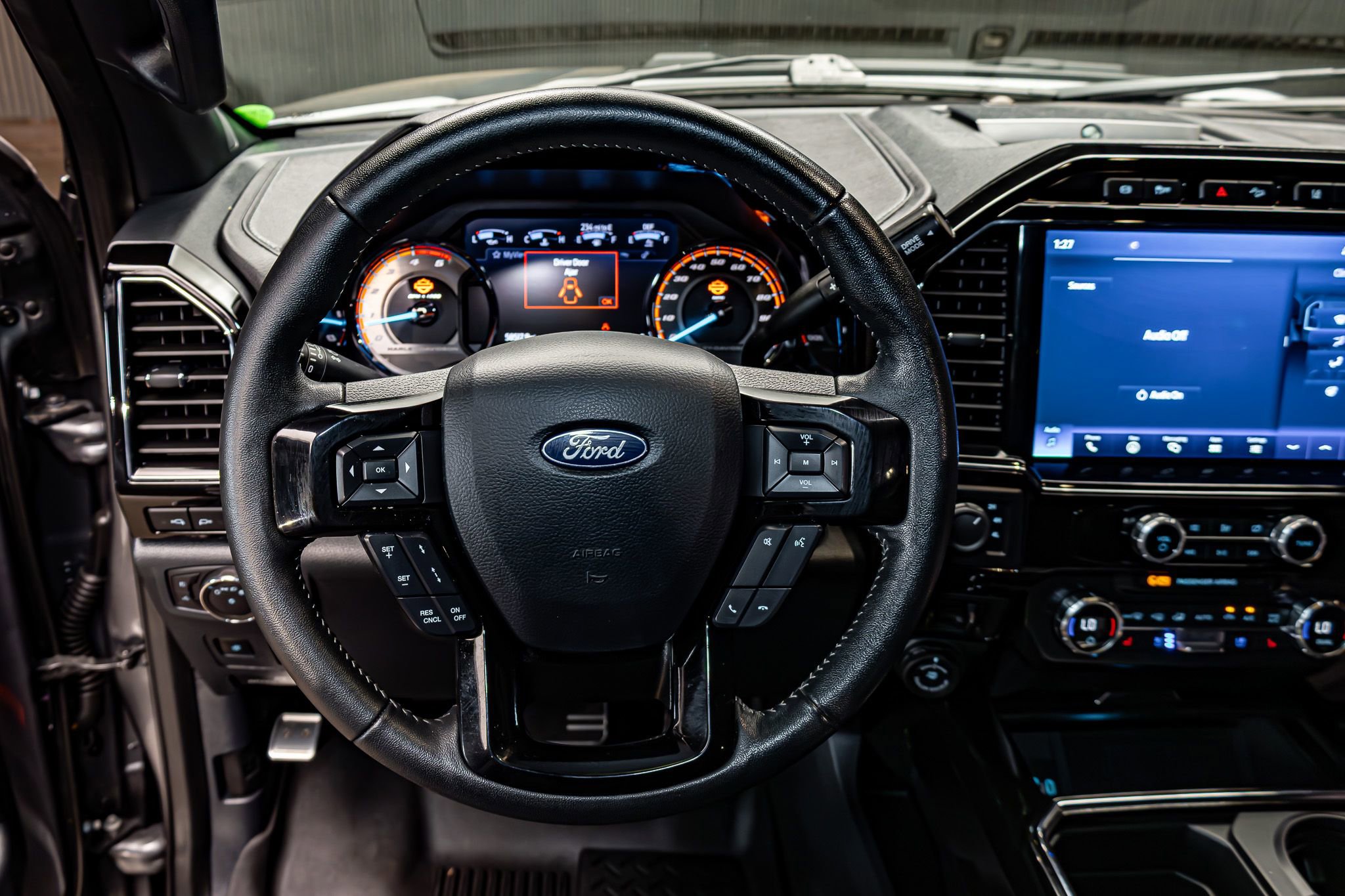 Used 2022 Ford F250 Lariat w/ Lariat Ultimate Package image 16