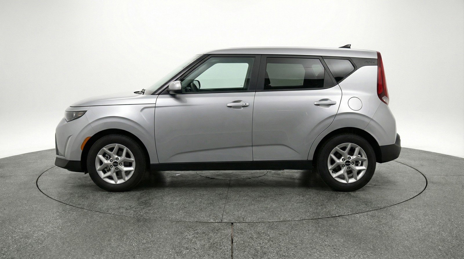 Used 2025 Kia Soul LX w/ LX Technology Package image 5