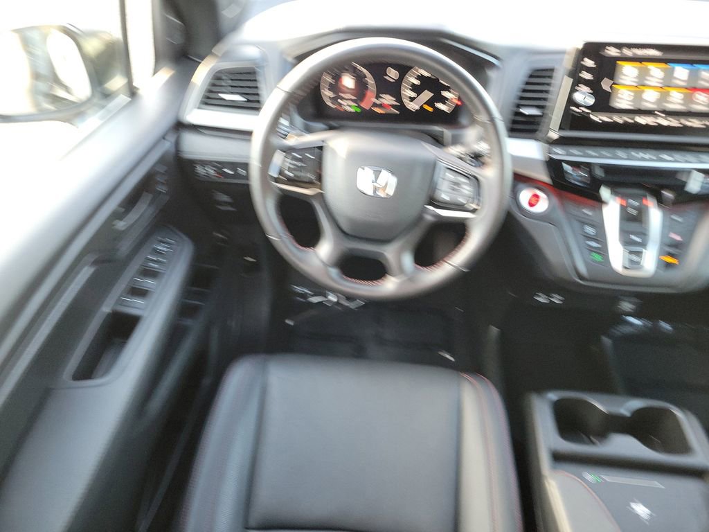 Used 2025 Honda Odyssey Sport-L image 14