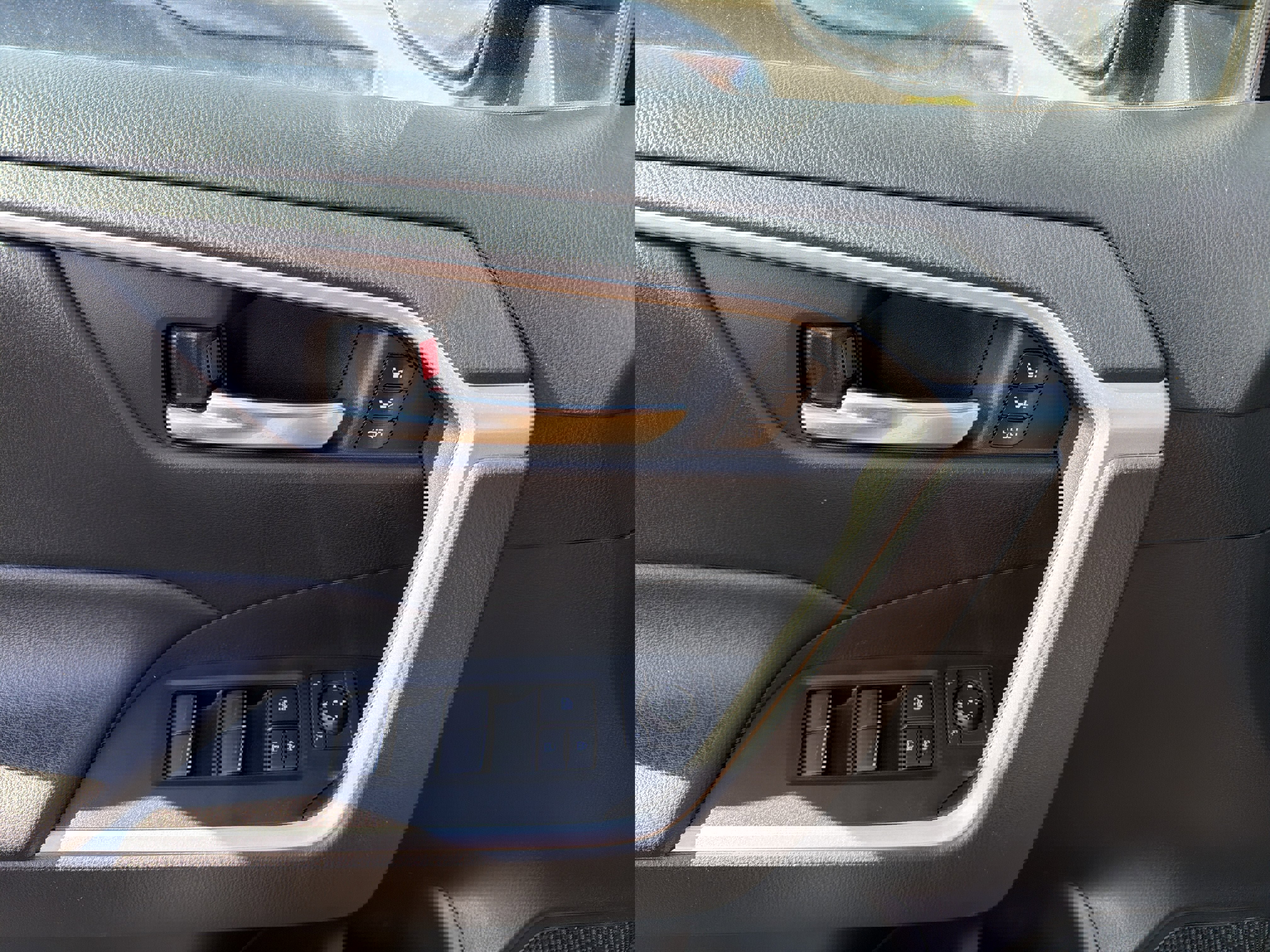 Used 2023 Toyota RAV4 XLE Premium image 13