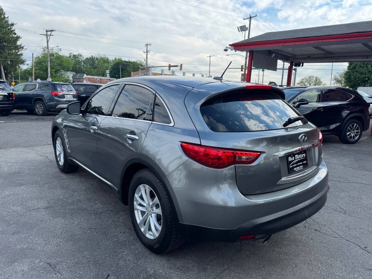 Used 2017 INFINITI QX70 2WD image 4