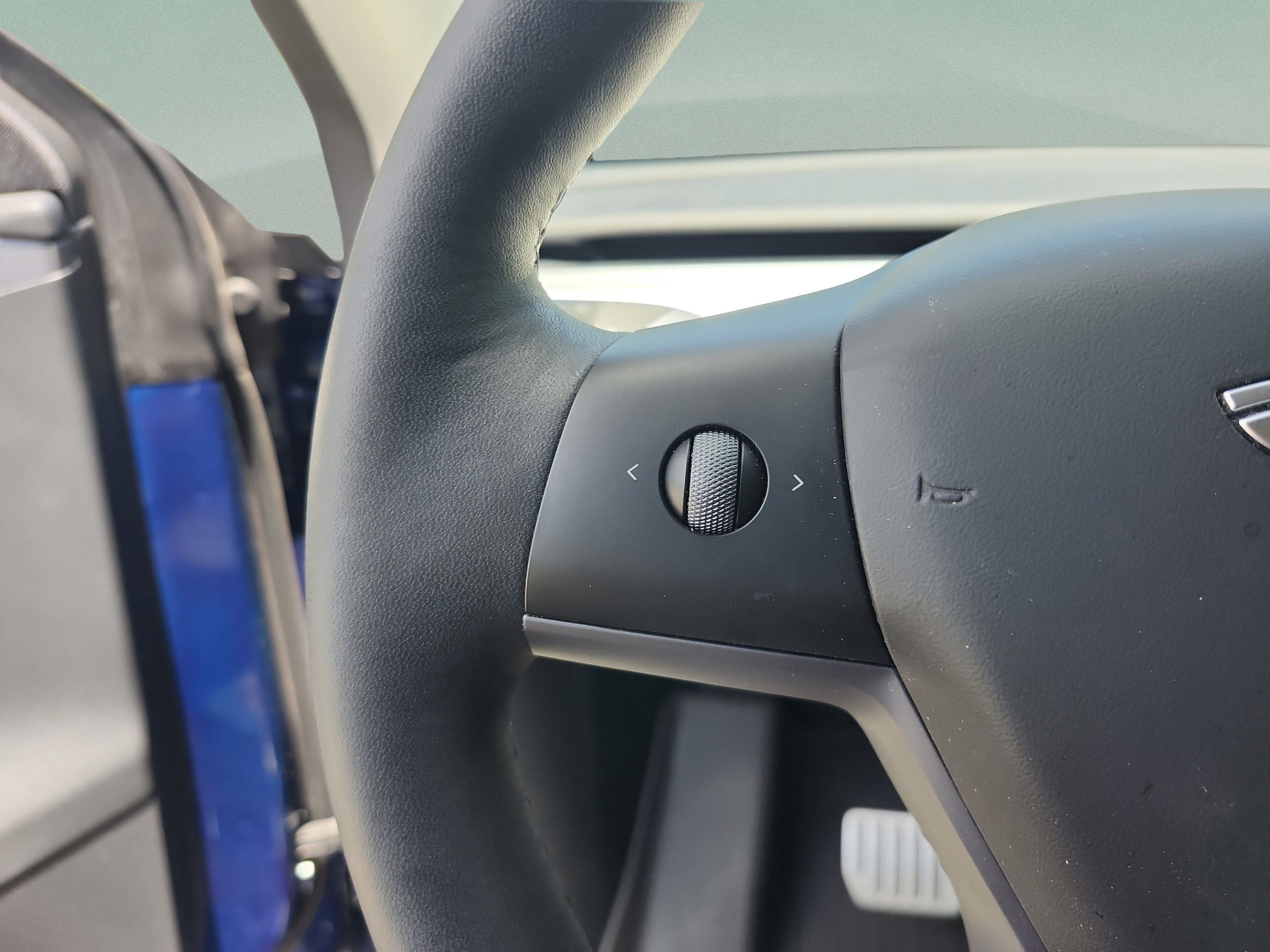 Used 2024 Tesla Model Y Performance AWD/4WD image 12
