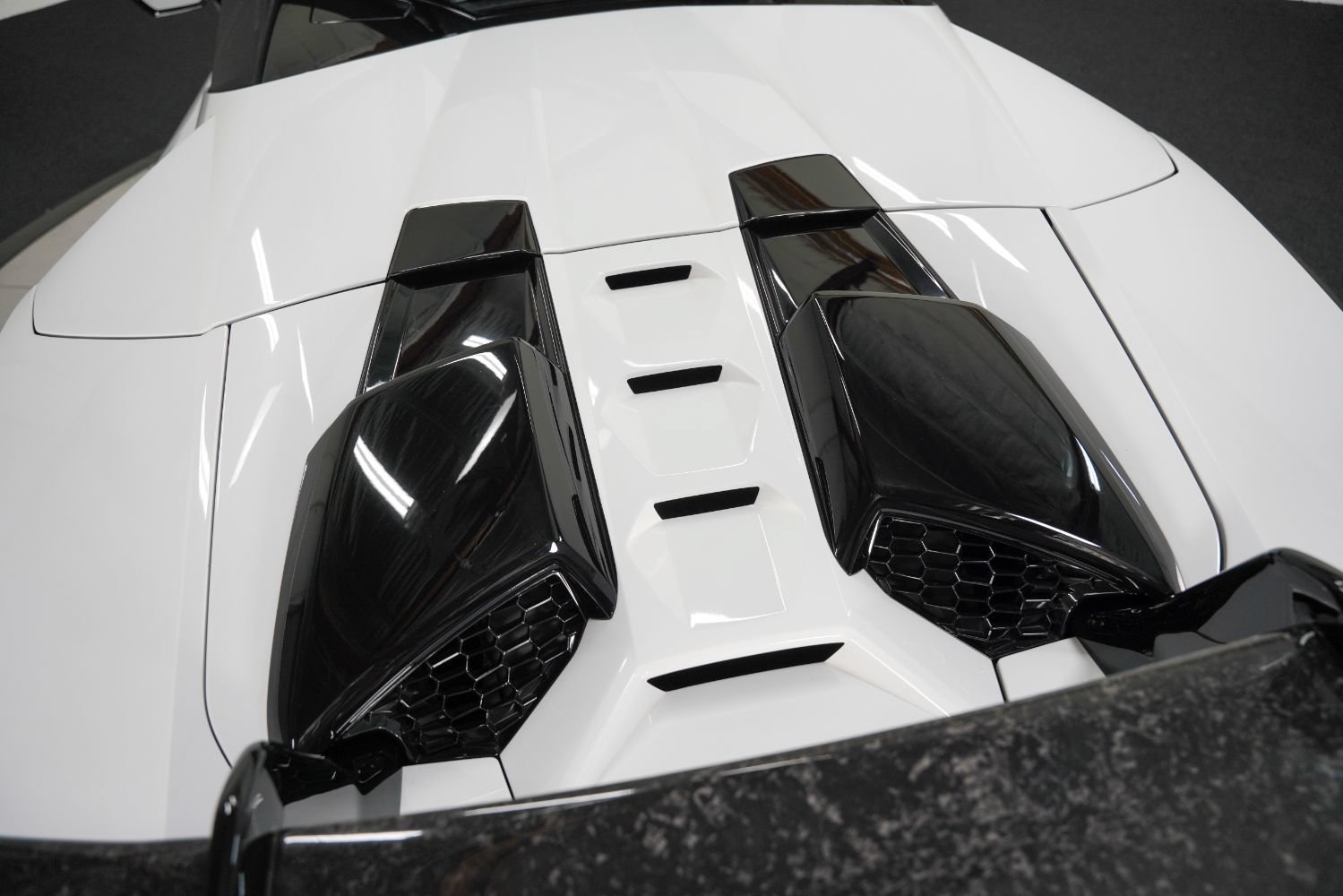 Used 2018 Lamborghini Huracan Performante AWD/4WD image 22