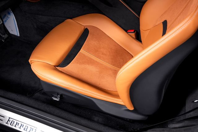 Certified 2026 Ferrari Roma Spider RWD image 23