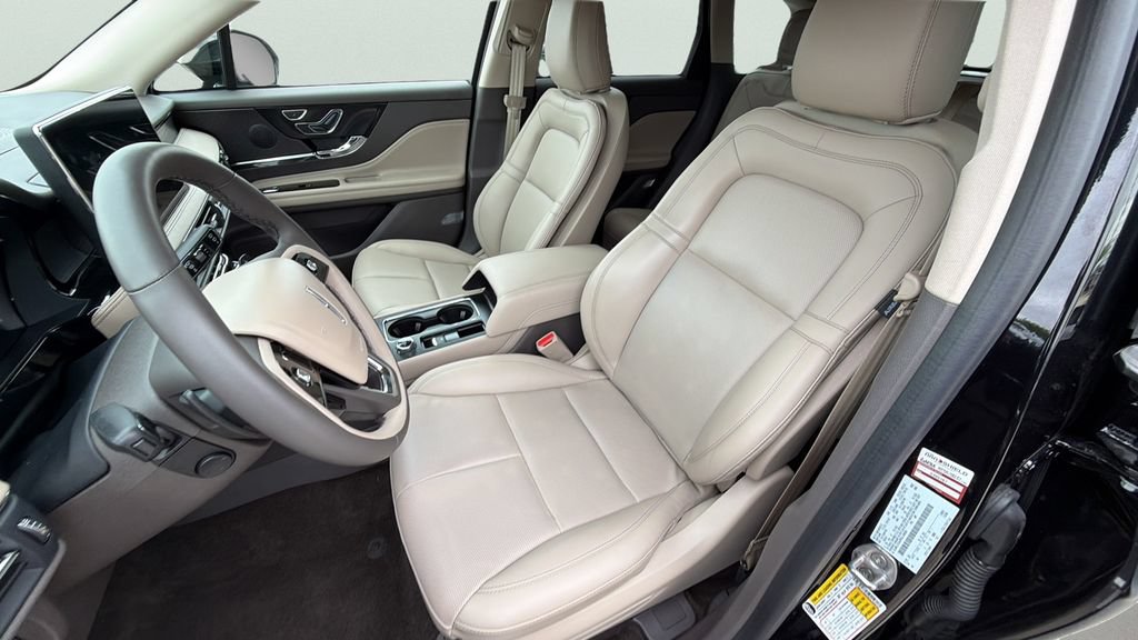 Used 2024 Lincoln Corsair AWD w/ Equipment Group 101A image 17