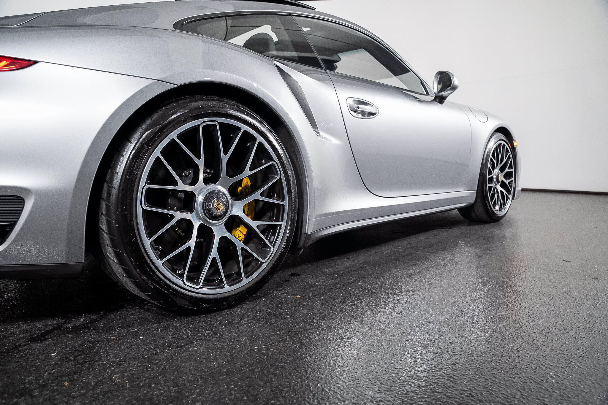Used 2014 Porsche 911 Turbo S AWD/4WD image 32