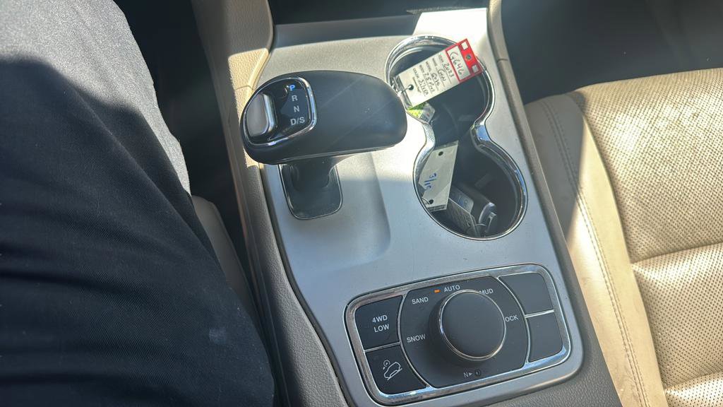 Used 2015 Jeep Grand Cherokee Limited w/ Luxury Group II image 20