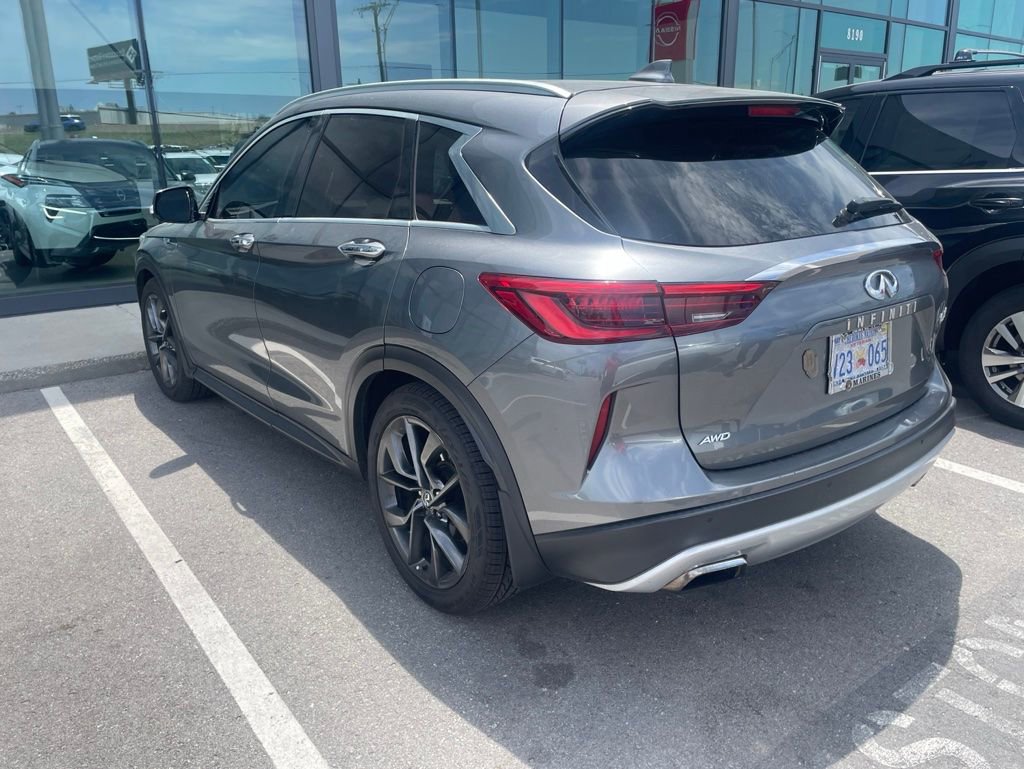 Used 2019 INFINITI QX50 Essential w/ Sensory Package AWD/4WD image 3