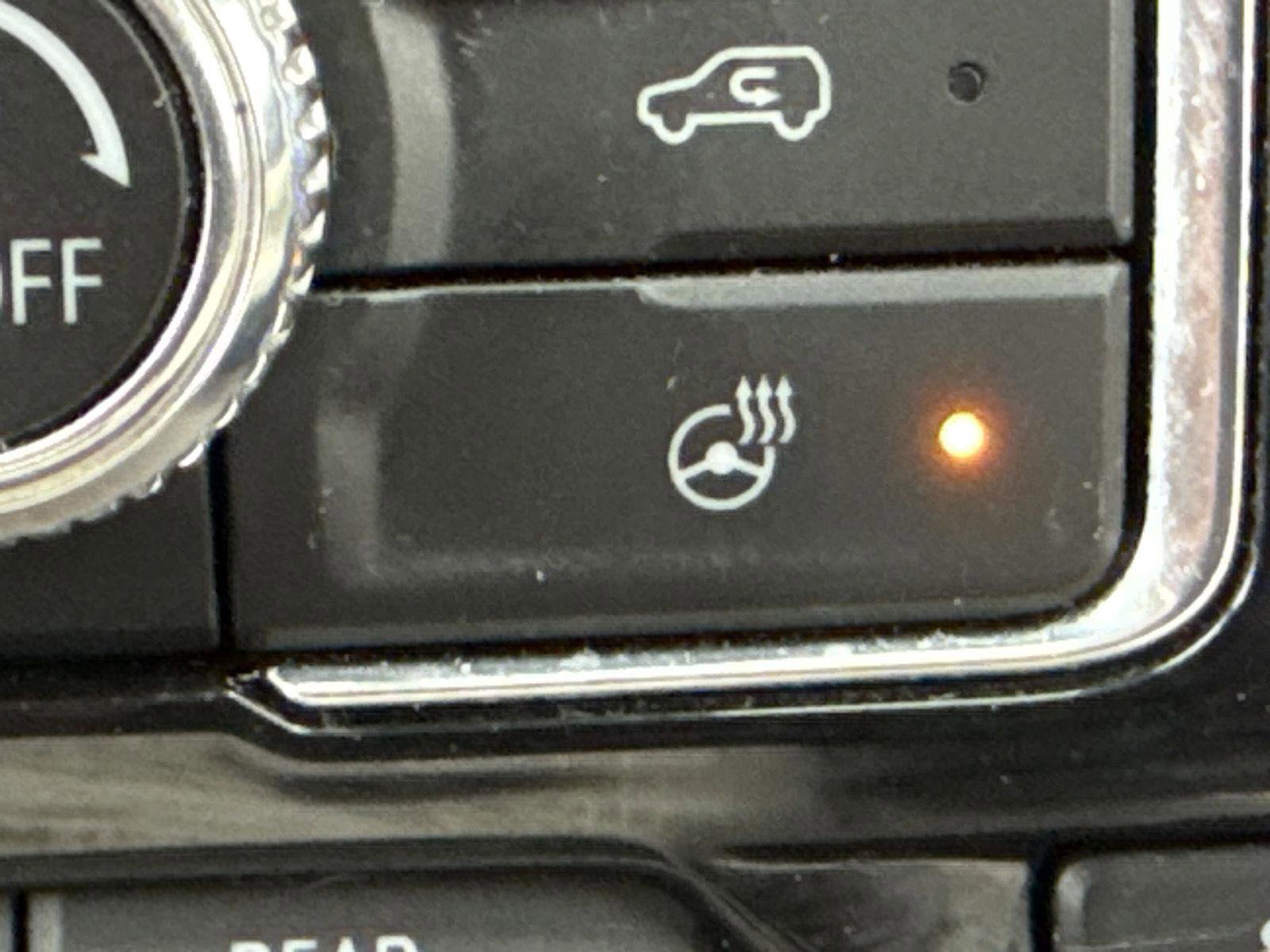 Used 2023 GMC Yukon XL Denali w/ Denali Reserve Package image 32