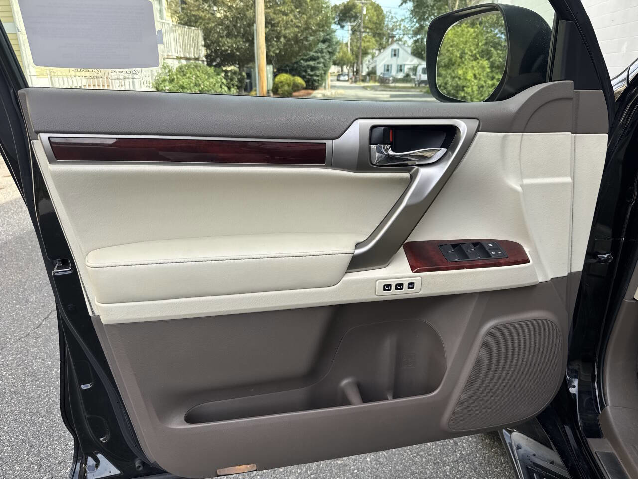 Used 2013 Lexus GX 460 w/ Comfort Plus Pkg image 32